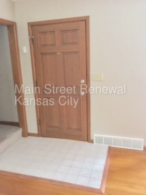 2809 E Westport Rd - Photo 3 of 16