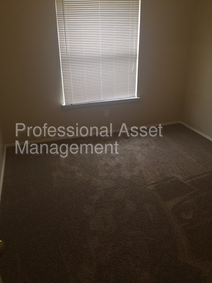 2213 Creek Royal Dr - Photo 3 of 19