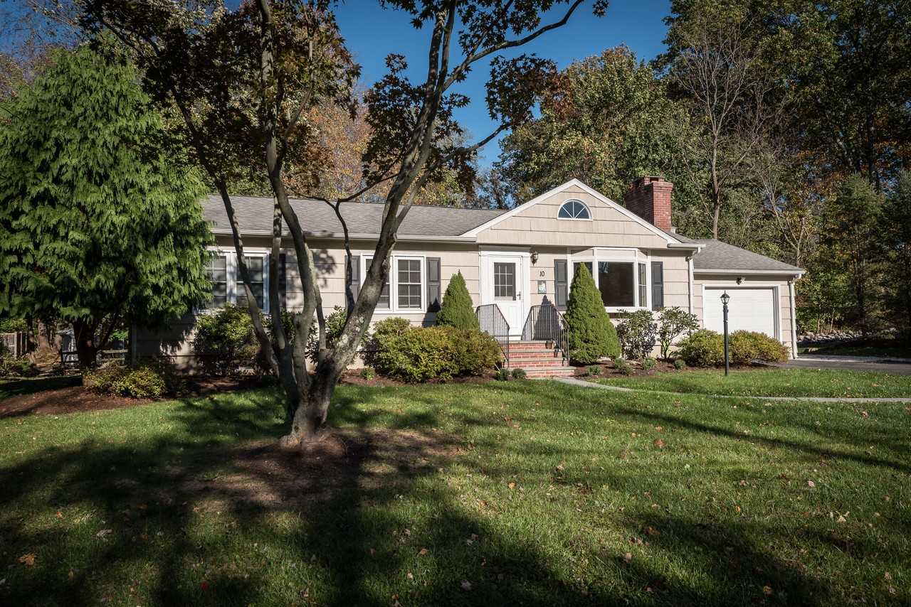 10 Overbrook Rd - Photo 2 of 29