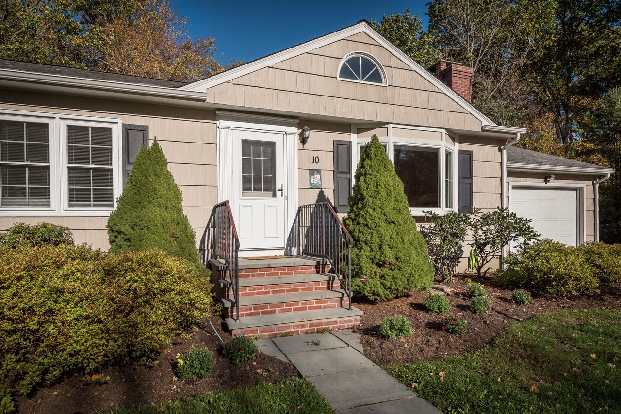 10 Overbrook Rd - Photo 3 of 29