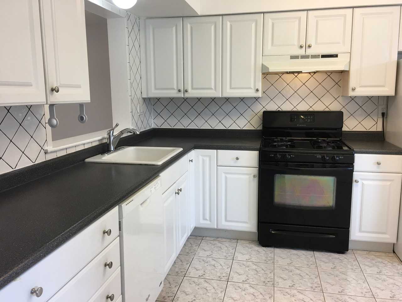 297 Stratford Pl - Photo 3 of 22