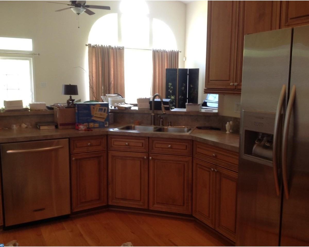 19 Brockton Ct - Photo 3 of 22