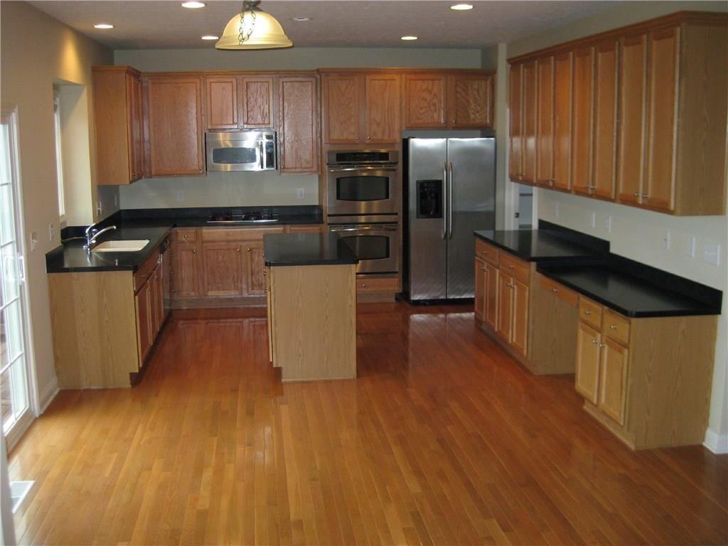 13658 Monique Dr - Photo 3 of 8