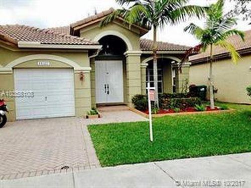 11327 NW 79th Ln - Photo 3 of 8