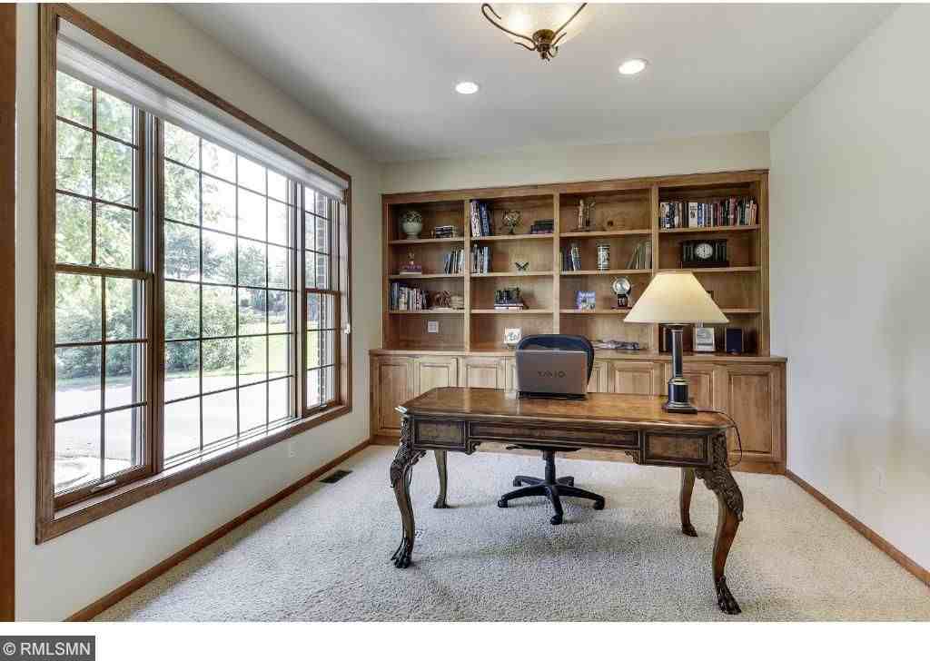 1949 Topaz Dr - Photo 3 of 24