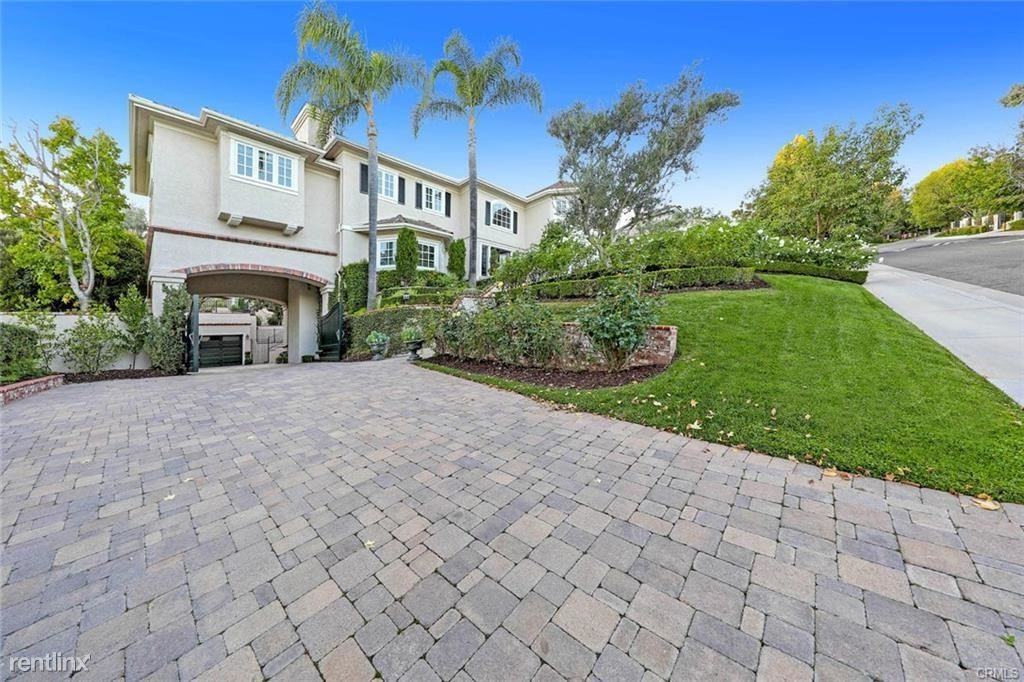 30041 Saddleridge Dr - Photo 2 of 44