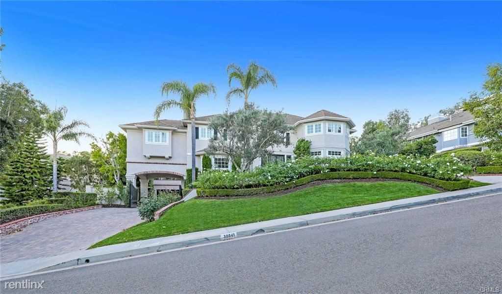 30041 Saddleridge Dr - Photo 3 of 44