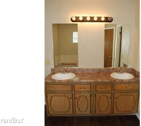 10425 NW 41st St - Photo 2 of 16