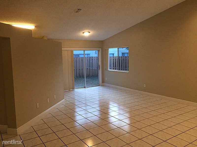 7308 SW 158th Ave - Photo 3 of 8