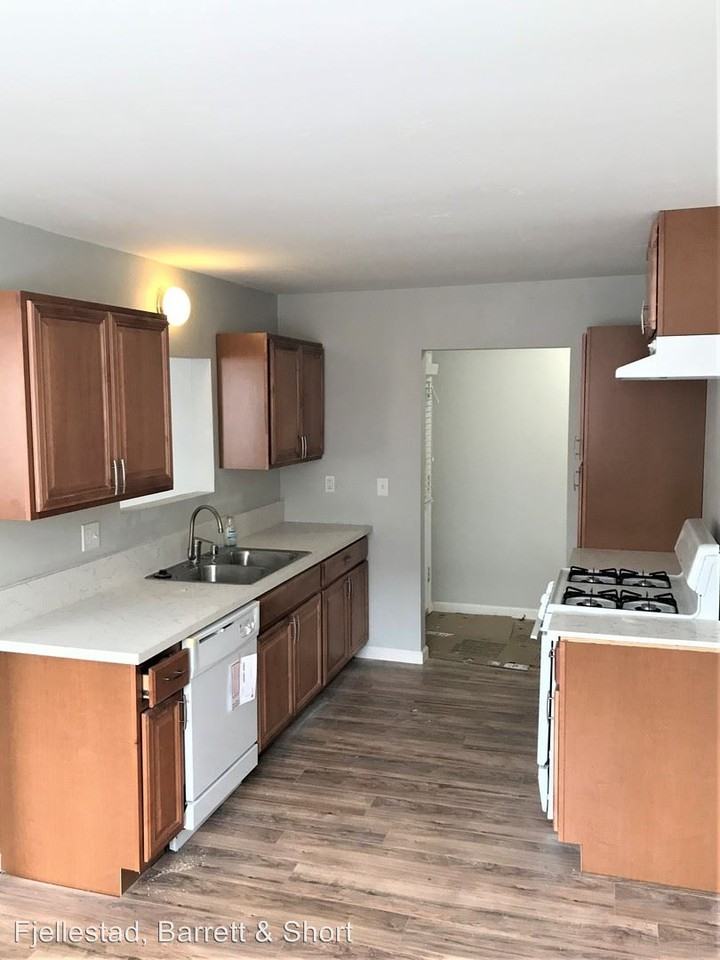 5509 Camber Dr - Photo 3 of 10