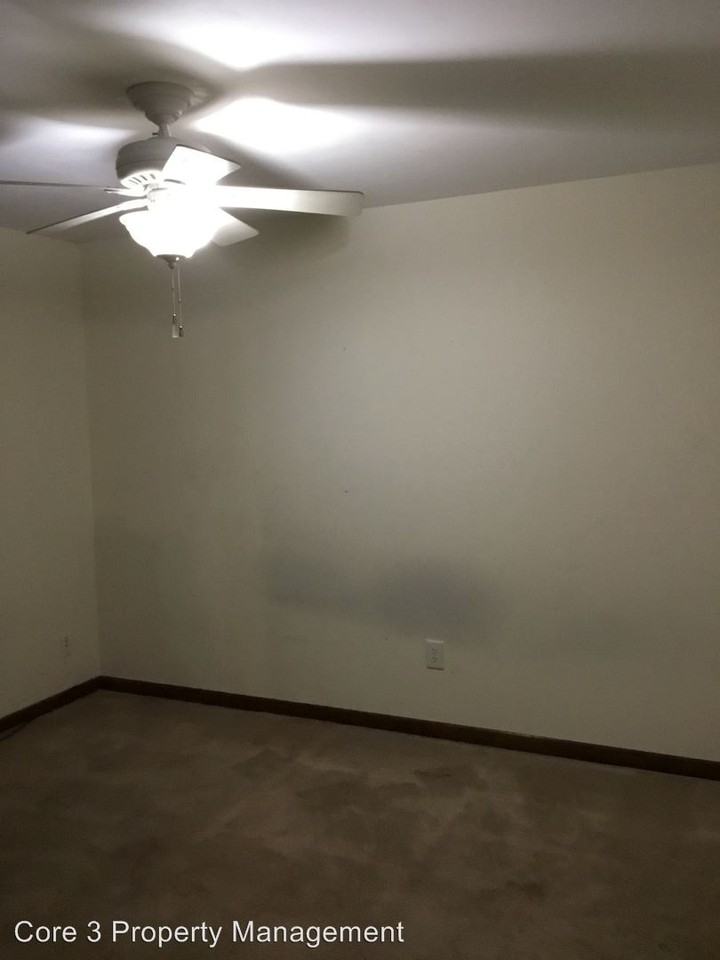 207 Gilmore Ave - Photo 3 of 9