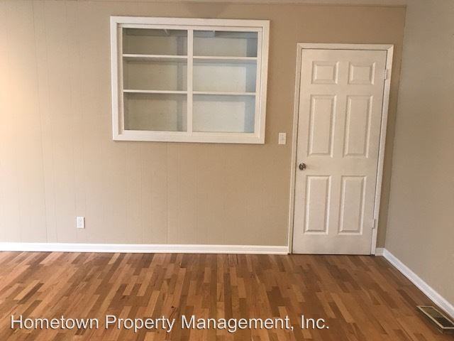611 Cushing St SW - Photo 2 of 9