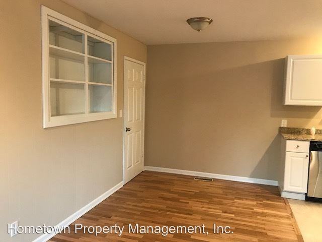 611 Cushing St SW - Photo 3 of 9