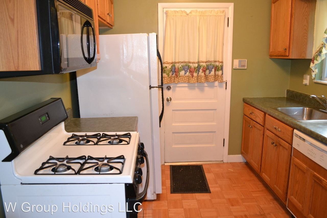 106 Strawberry Alley - Photo 3 of 14
