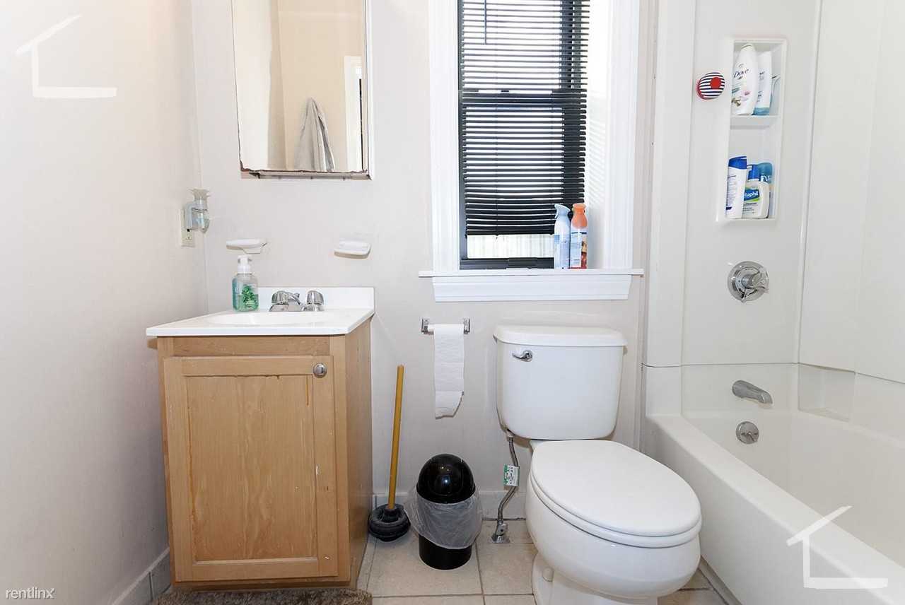 17 Highgate St - Photo 2 of 8