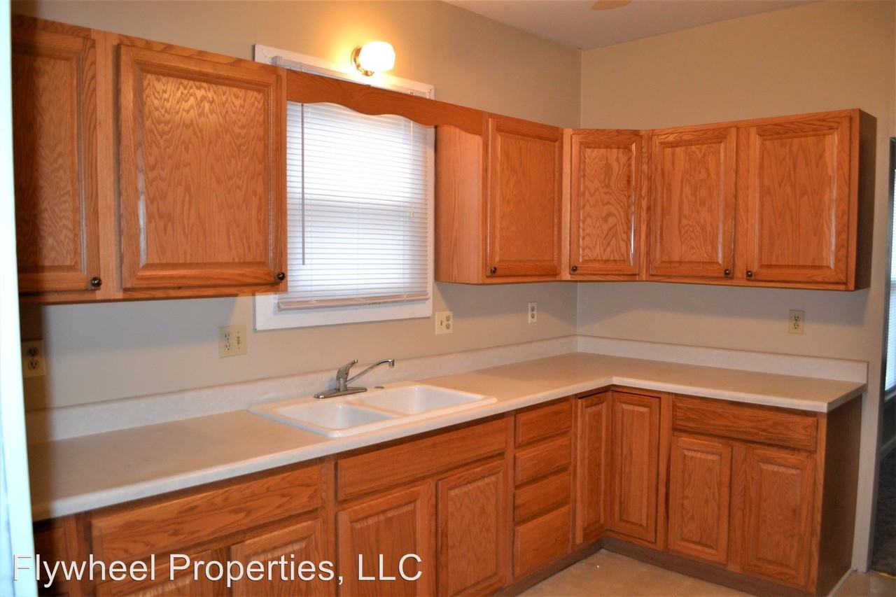 815 Lincoln Ave - Photo 2 of 22