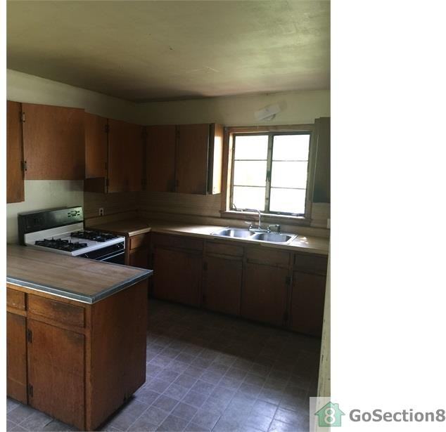 1364 E 51st St N - Photo 3 of 10