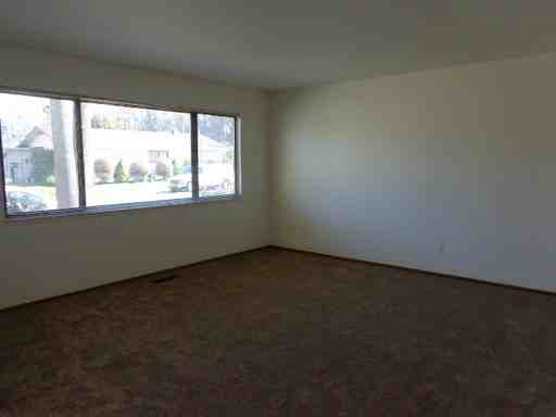 734 Orchid Ave - Photo 3 of 11