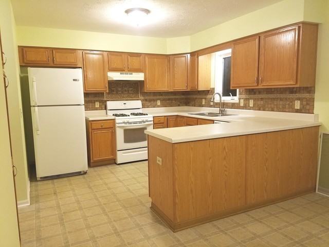 203 Scarlet Oak Dr - Photo 3 of 17