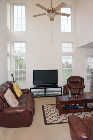 737 Lancaster Dr - Photo 3 of 30