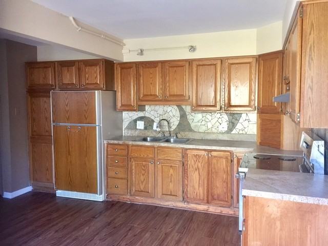 3369 Beacon St #12 - Photo 3 of 12