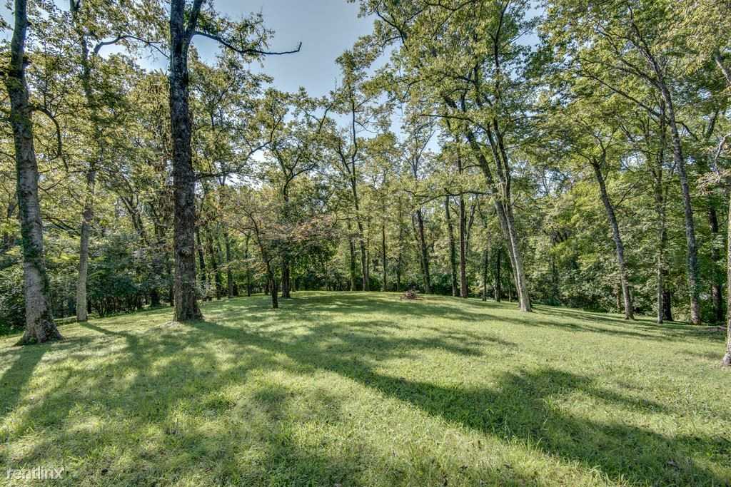 6433 Bresslyn Rd - Photo 2 of 31