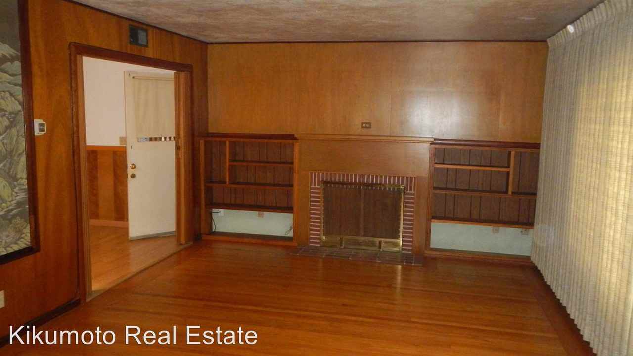 990 Casilada Way - Photo 2 of 10