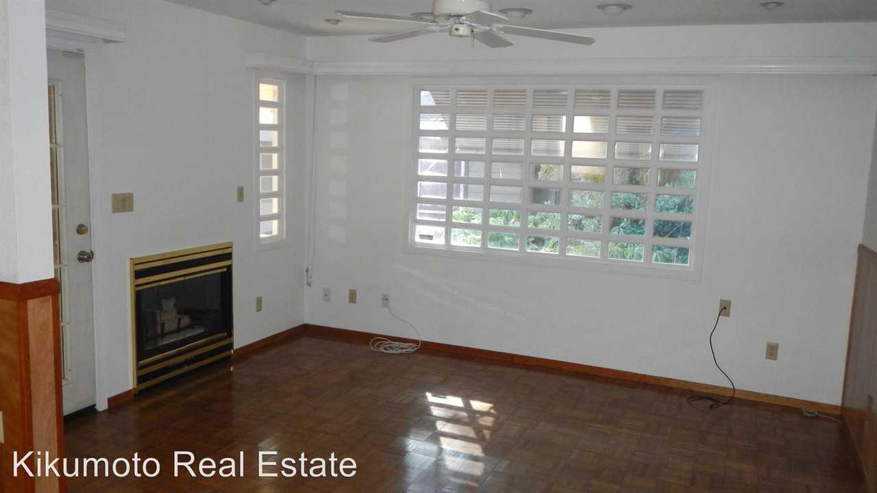 990 Casilada Way - Photo 3 of 10