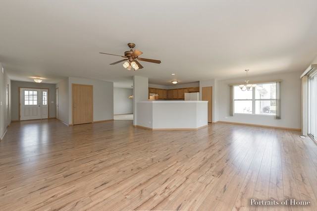 2772 Cranston Cir - Photo 2 of 12