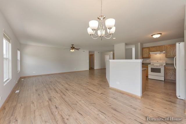 2772 Cranston Cir - Photo 3 of 12