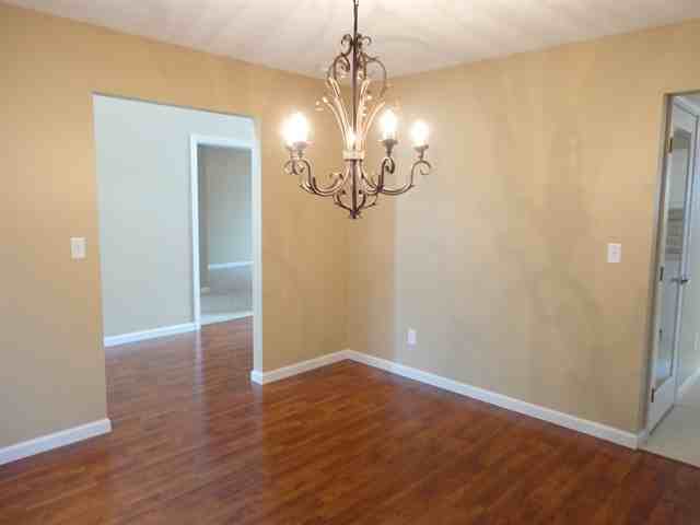 109 Ewing Ct - Photo 3 of 18