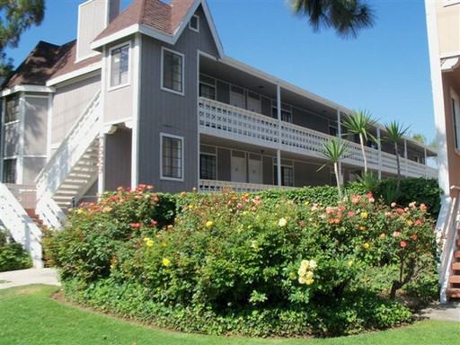 7523 Vassar Ave #103