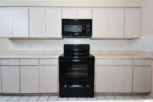 14401 Brentwood Dr - Photo 2 of 9