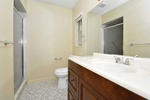 14401 Brentwood Dr - Photo 3 of 9