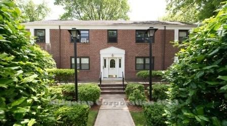 409 Broad Ave - Photo 3 of 11