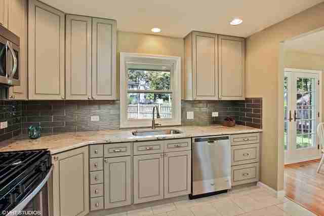 760 Summit Rd - Photo 2 of 19