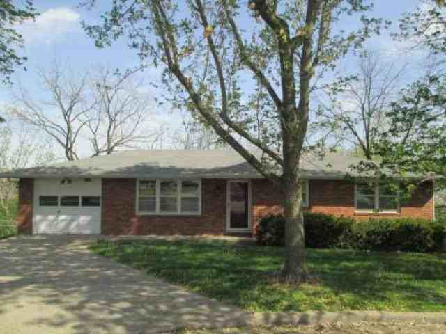 2308 Tulip Ct - Photo 2 of 6