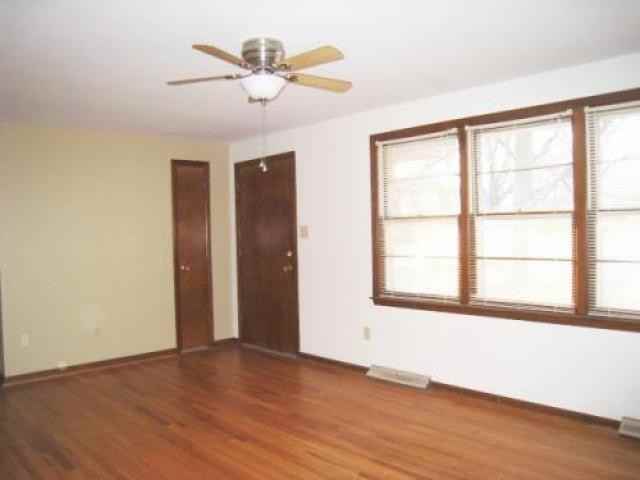 2308 Tulip Ct - Photo 3 of 6