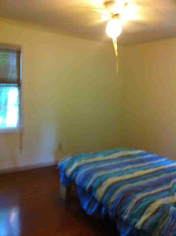 215 E Meadow Dr - Photo 2 of 6