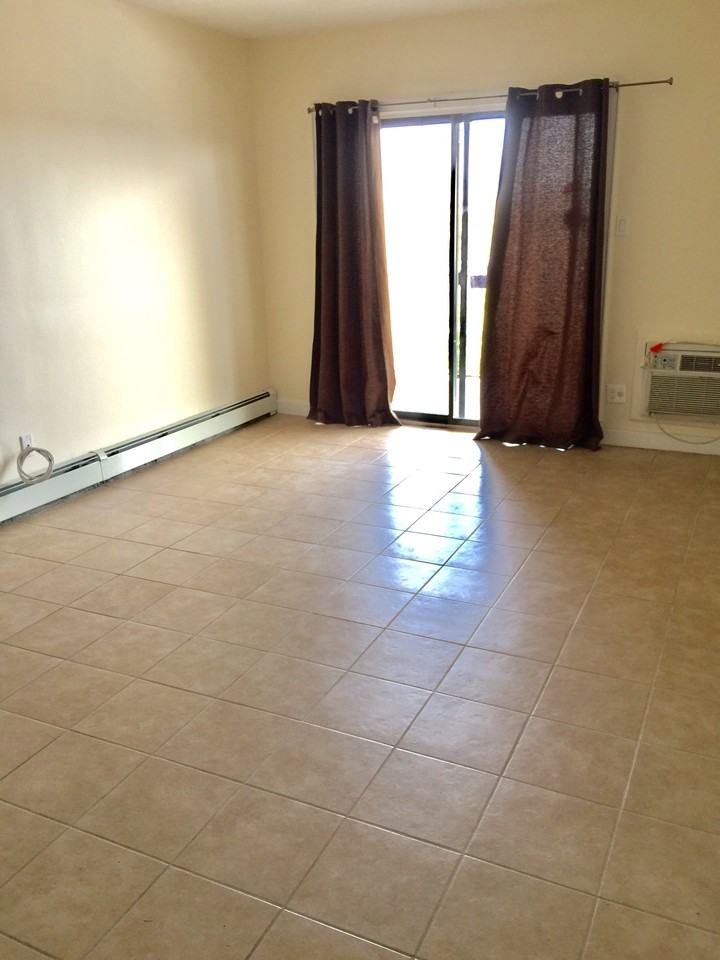 21-31 21st Avenue #3R - Photo 2 of 6