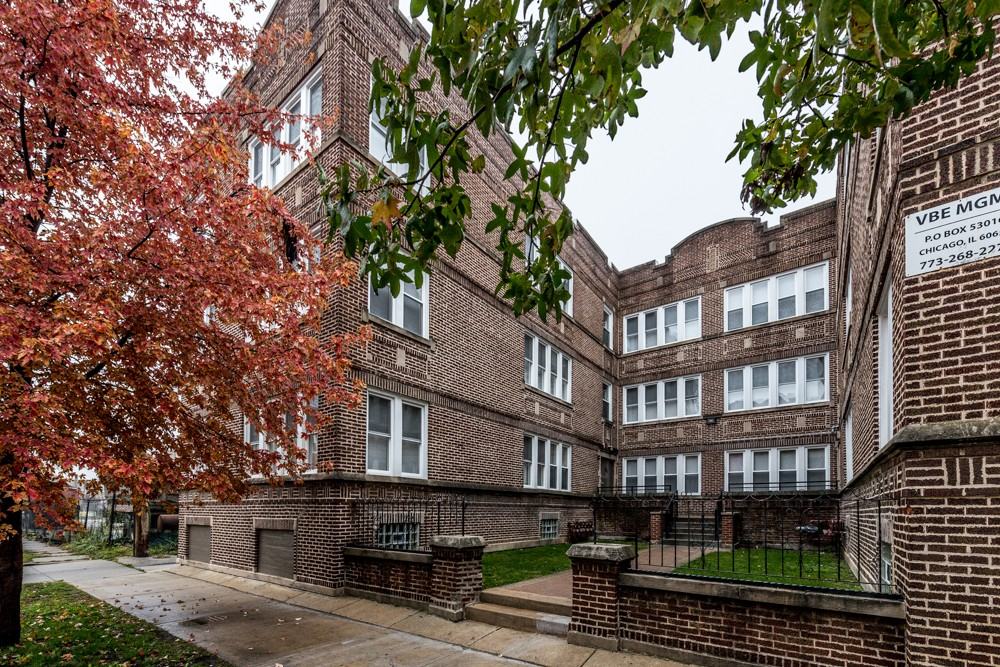 1516 W 78th Street - Photo 2 of 9