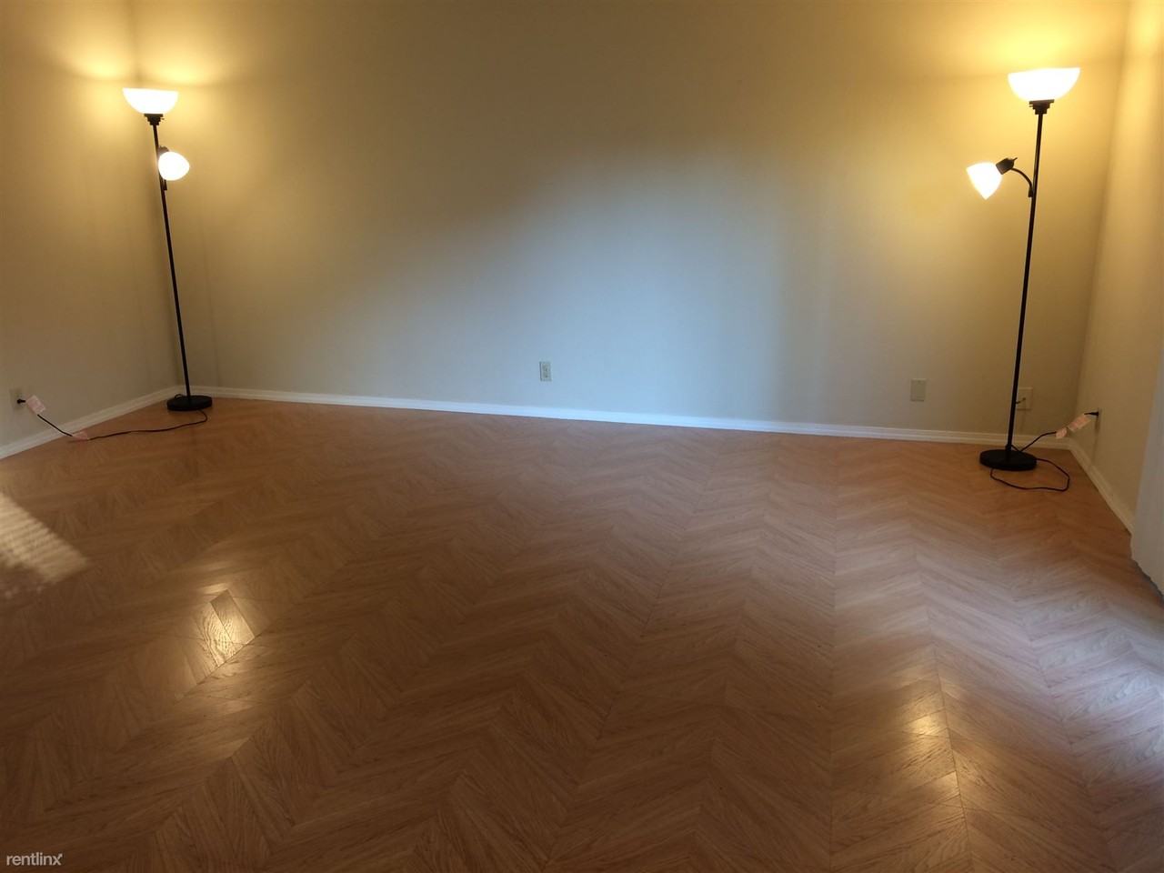 1115 Laguna Ave - Photo 3 of 7