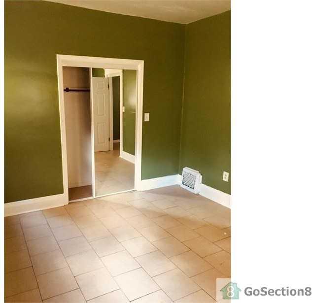 439 Islington St - Photo 3 of 9