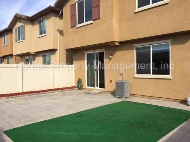 11933 Manzanilla Ln - Photo 2 of 18