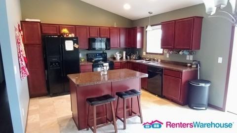 1020 Fox Crossing - Photo 3 of 12