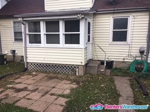 1572 7th St E - Photo 2 of 18