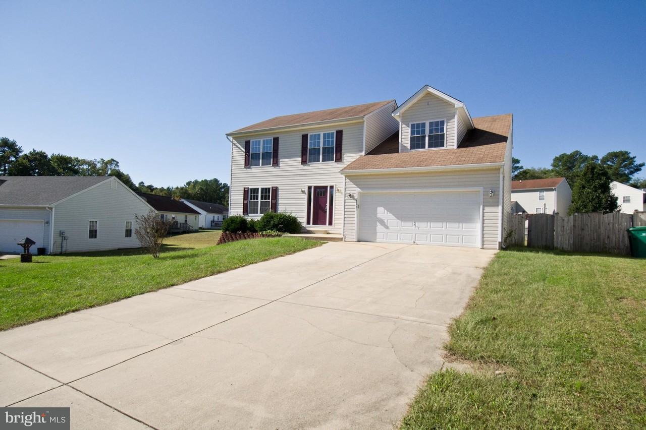 21443 Hillary Ct - Photo 2 of 30