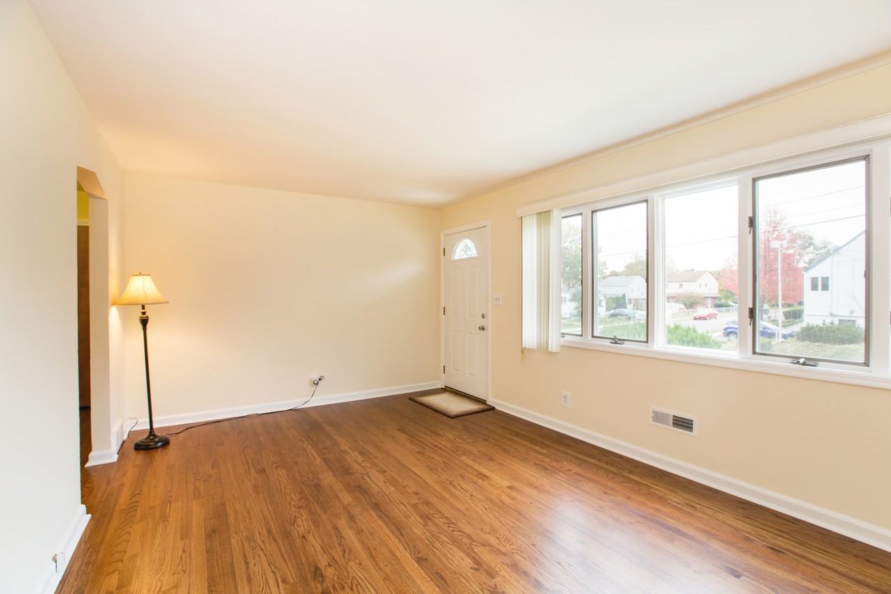 208 Livingston St - Photo 3 of 22