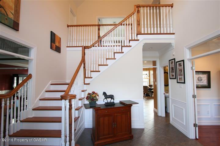 136 Scenicview Dr - Photo 3 of 24