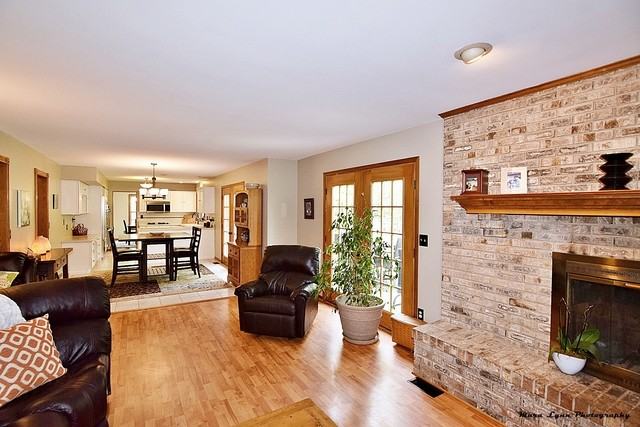 16378 Hickory Cir - Photo 3 of 25